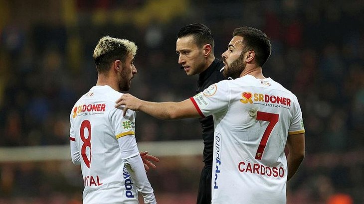 Zorbay Küçük beyaz noktayı gösterdi! İşte o pozisyon