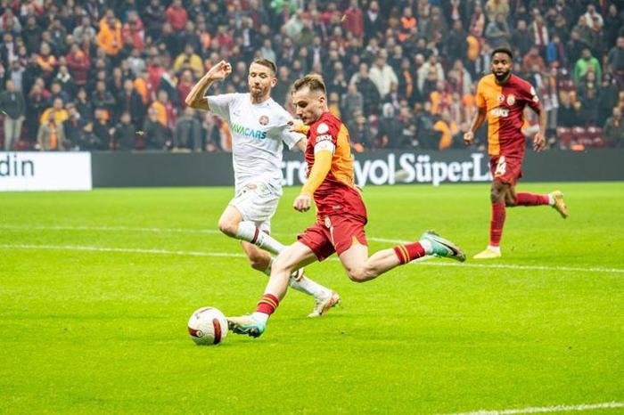 Galatasaray’da maçtan sonra açıkladı! ‘Muhtemelen onu devre arasında takas edecekler’