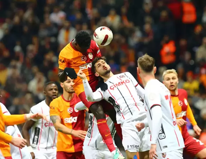 Galatasaray’ın Gaziantep galibiyeti sonrası olay yaratan sözler! ‘Öyle bir oynadı ki takımını ipten aldı’