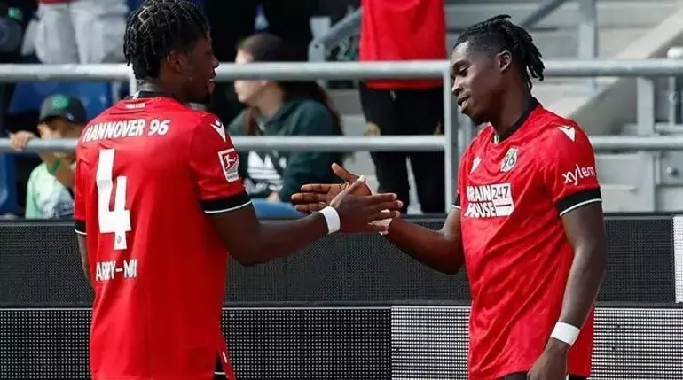 Derrick Köhn Jeneriklik Goller