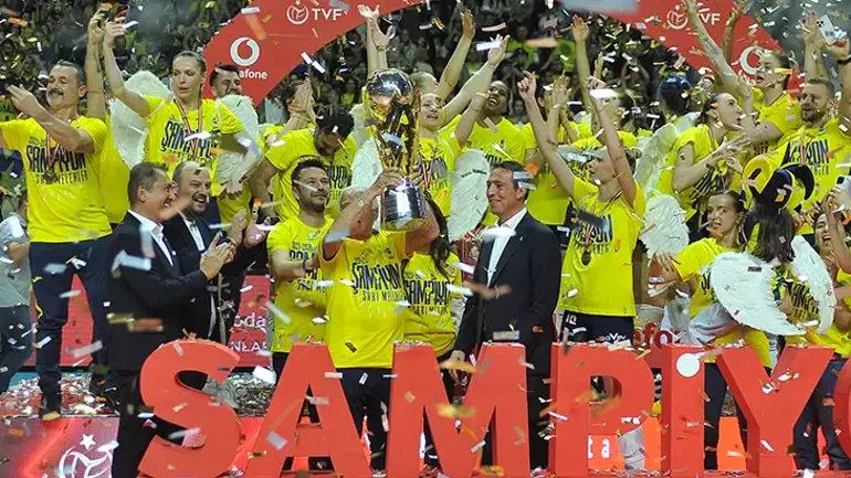 Fenerbahçe Başkanı Ali Koç'tan şampiyonluk sonrası açıklamalarda bulundu! 'Son 10 yılda hangi takımın başına gelmiş?'