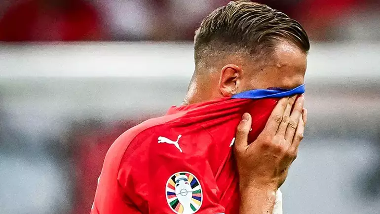 Çekya A Milli Takım karşısında 10 kişi kaldı