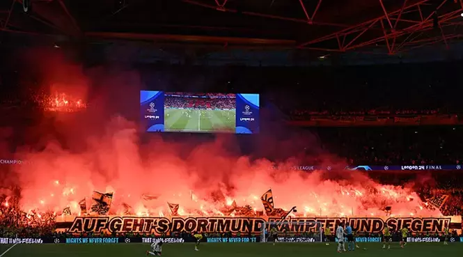 DORTMUND TARAFTARINDAN GÖRSEL SÖLEN