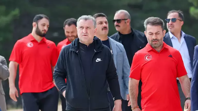 Bakan Bak’tan olimpiyata hazırlanan sporculara ziyaret